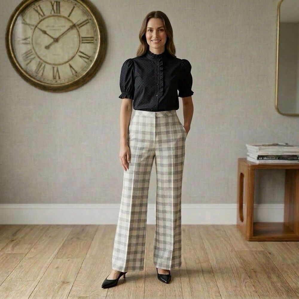 Elie Tahari Pants 6 Designer Plaid White Black  Bootcut Pockets EUC